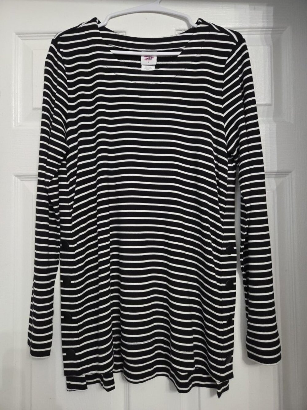 Cabi Womens Black White Striped Side Snap Long Sleeved Top T Shirt  NWOT Small